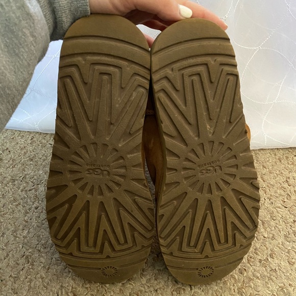 UGG chestnut bailey button boot - Picture 4 of 4